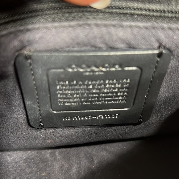 Coach black leather cross body bag with heavy gold chain - Picture 10 of 12